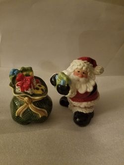 Santa and Presents salt and pepper shaker set