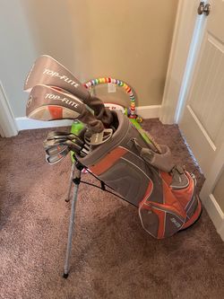Matching Full Set of Women’s Graphite Golf Clubs with Matching Carry / Stand Bag