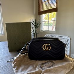 Gucci Camera Handbag—Excellent Condition