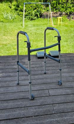 Folding Walker.