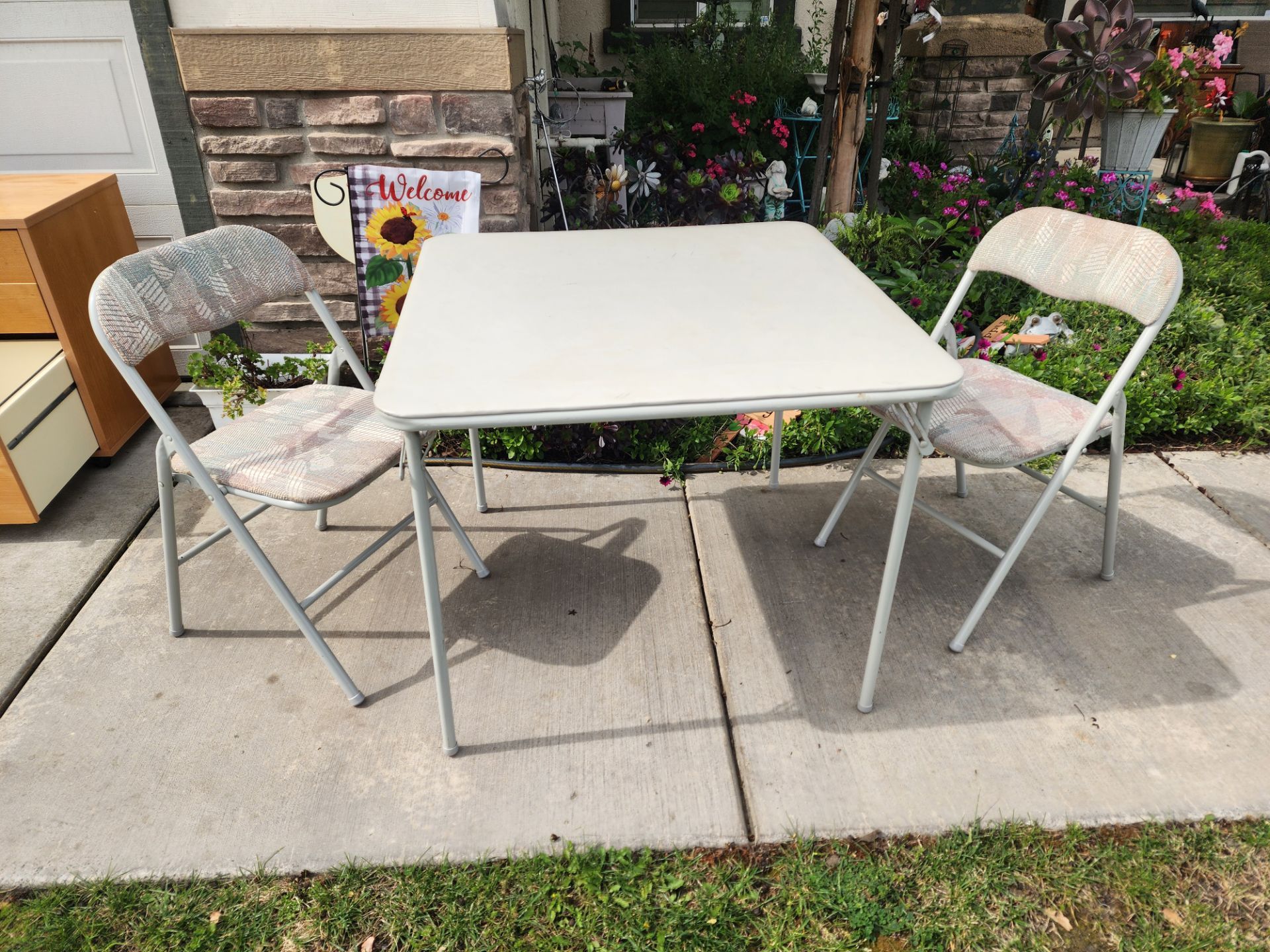Folding Table and 2 chairs for Sale in Manteca
