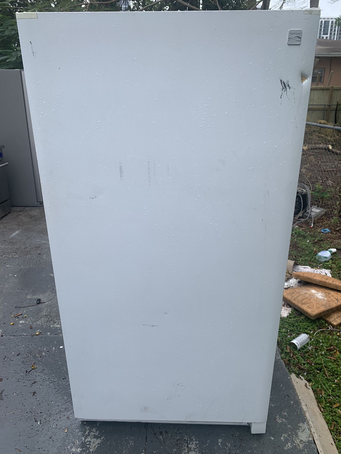 Kenmore Elite Upright Freezer 6 Foot Tall for Sale in Miami, FL OfferUp