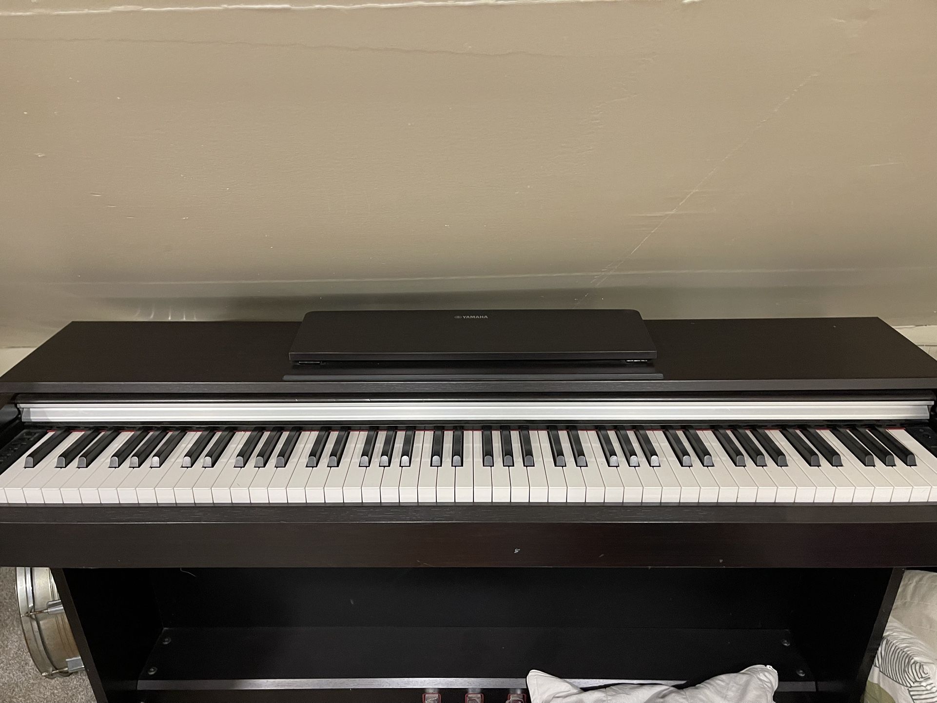 Yamaha  ARIUS Digital Piano YDP-142R