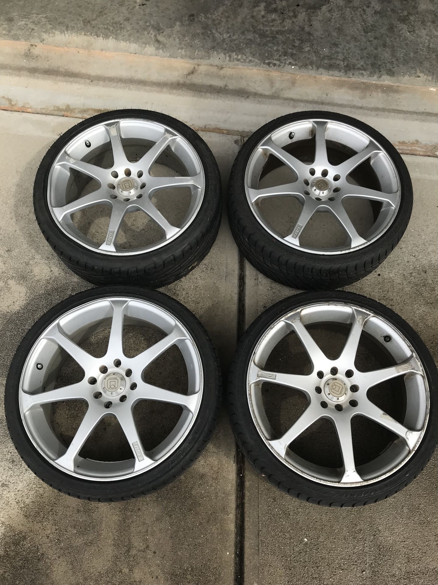 Set of 4 18" Motegi Racing MR7 wheel rims w/ Velozza ZXV tires