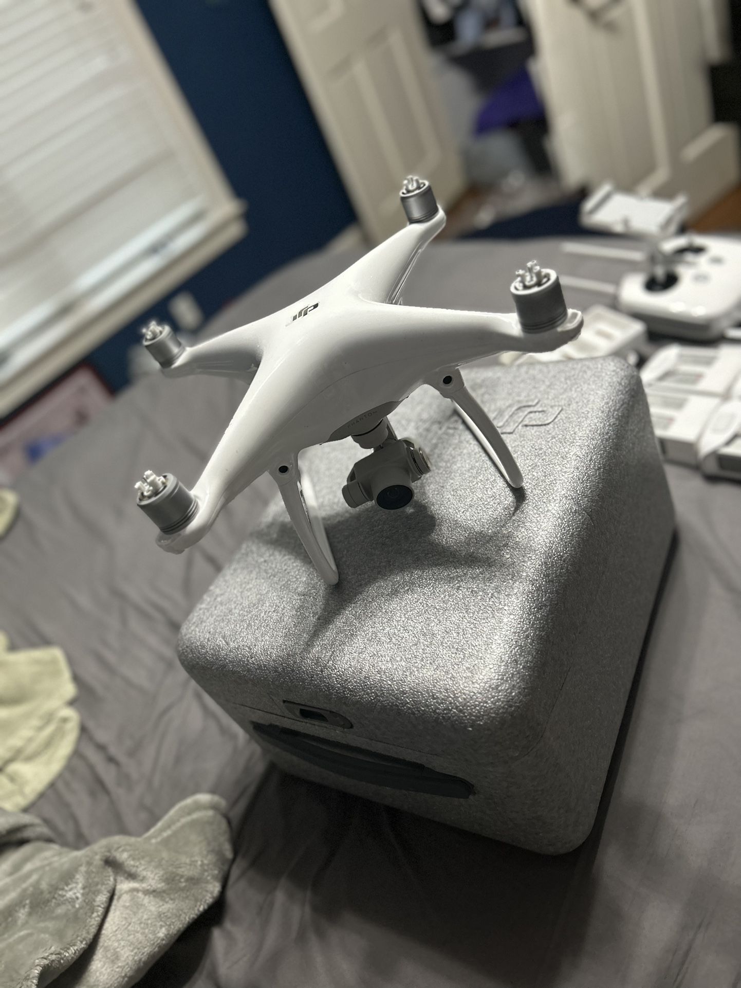 DJI Phantom 4