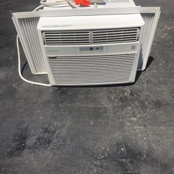 Very Good Condition Frigidaire Air Conditioner 