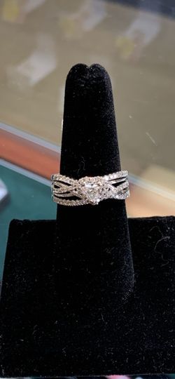 14k White Gold Heart Diamond Ring