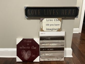 Brand New 4 Piece Decor- West Chester
