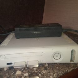 Xbox 360 Original Fat Model, 4 Games Included 