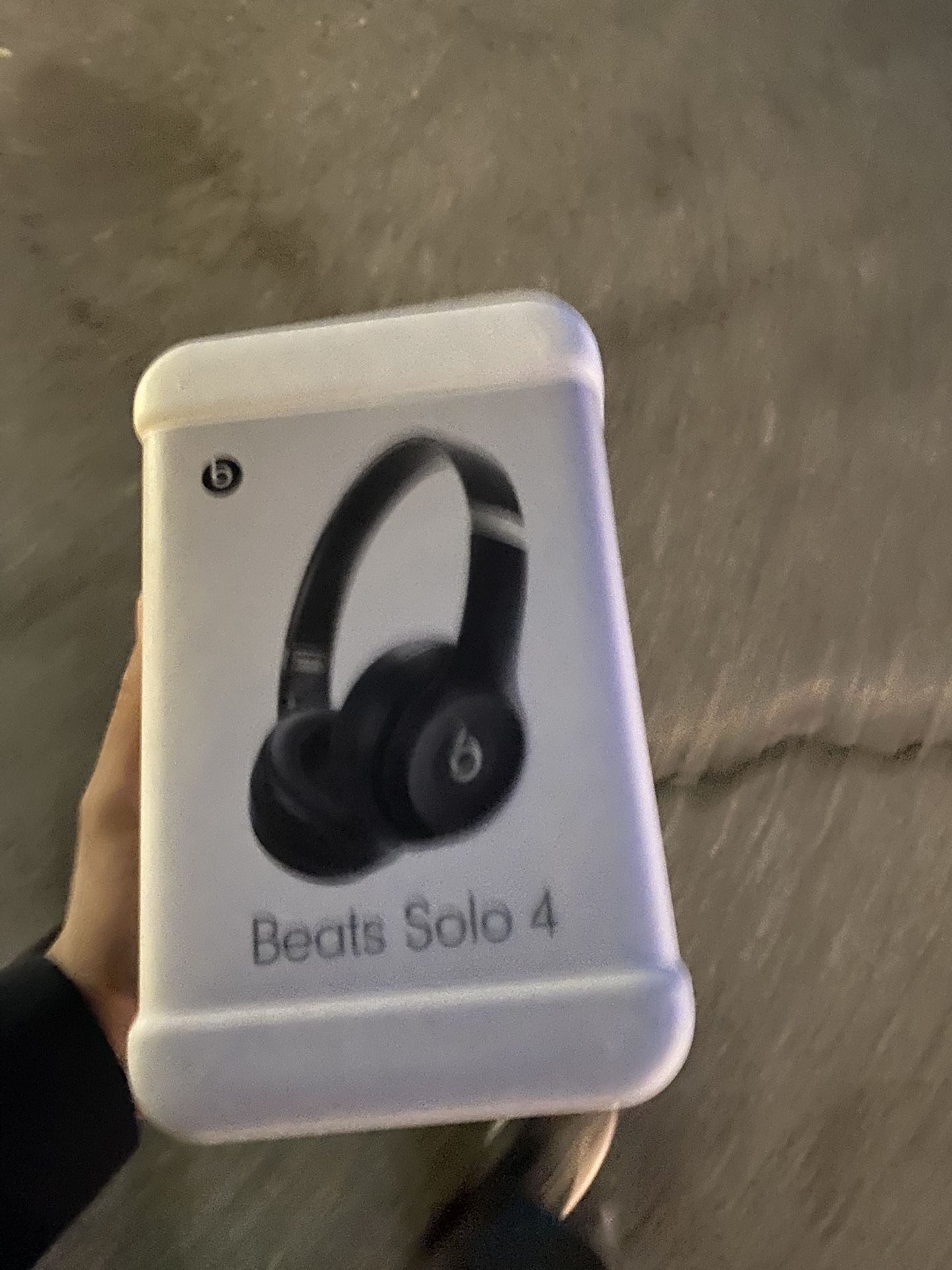 Beats Solo 4