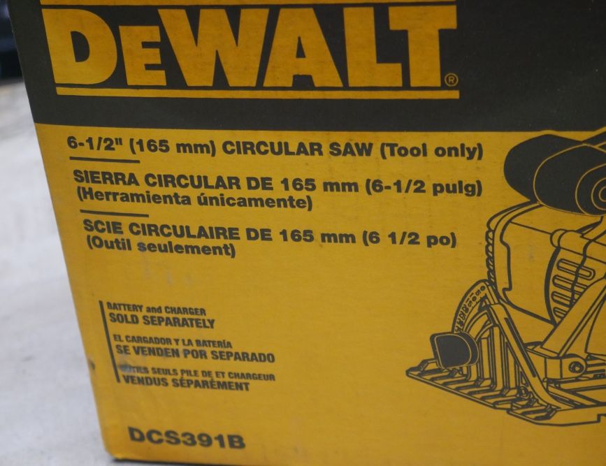 Dewalt DCS391B 20V Cordless Battery Circular Saw 20 volt new open box. box was open for inspection.