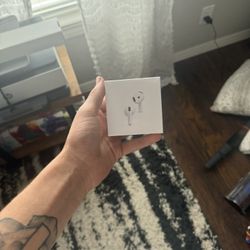 AirPods Generation 4 ANC
