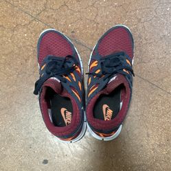 Size 7 Nikes