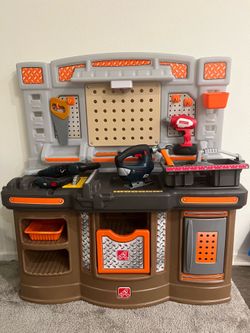 Step 2 Big Builders Pro Plastic Workshop