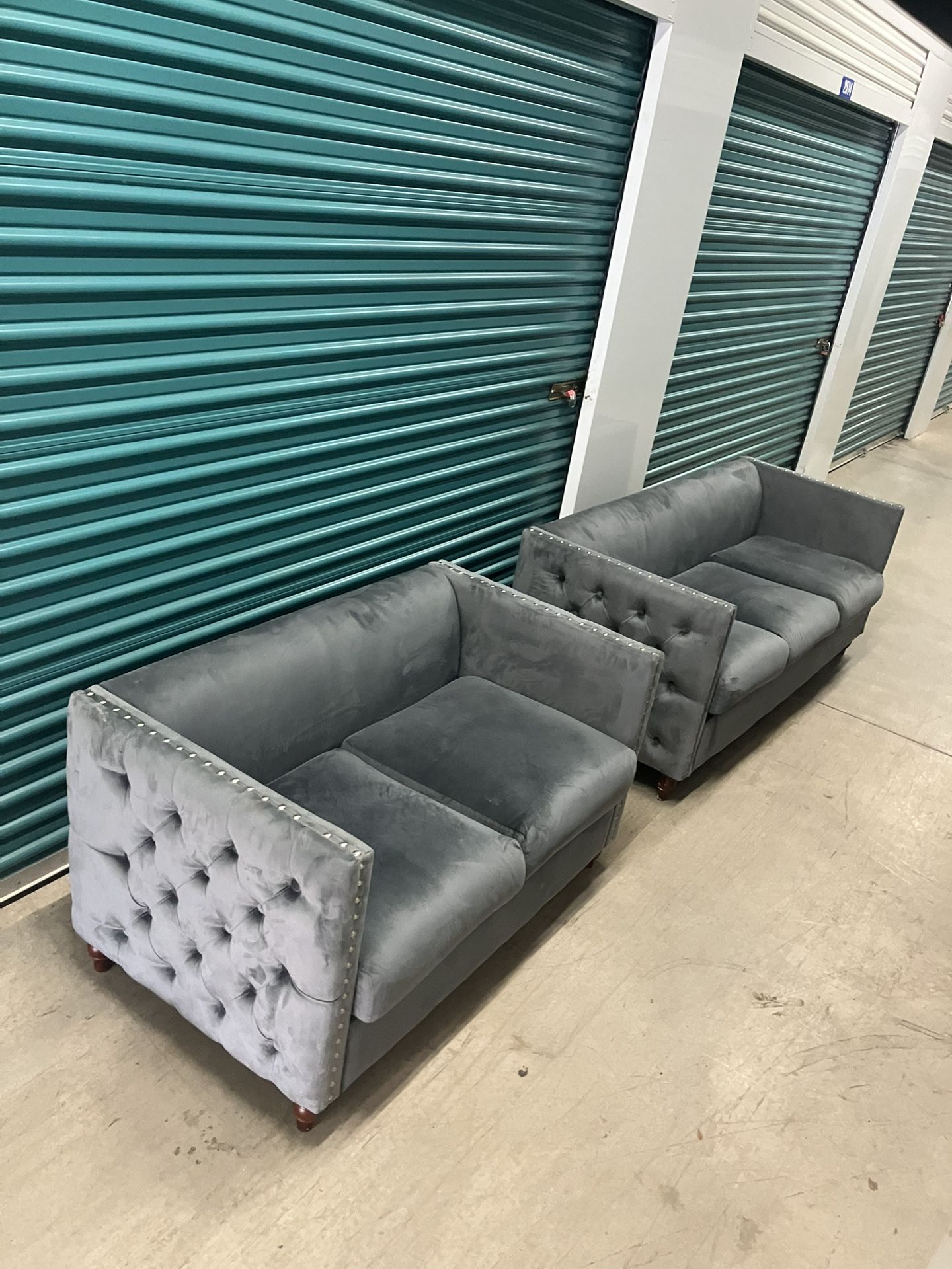 Very Nice Plush Sofa & Loveseat