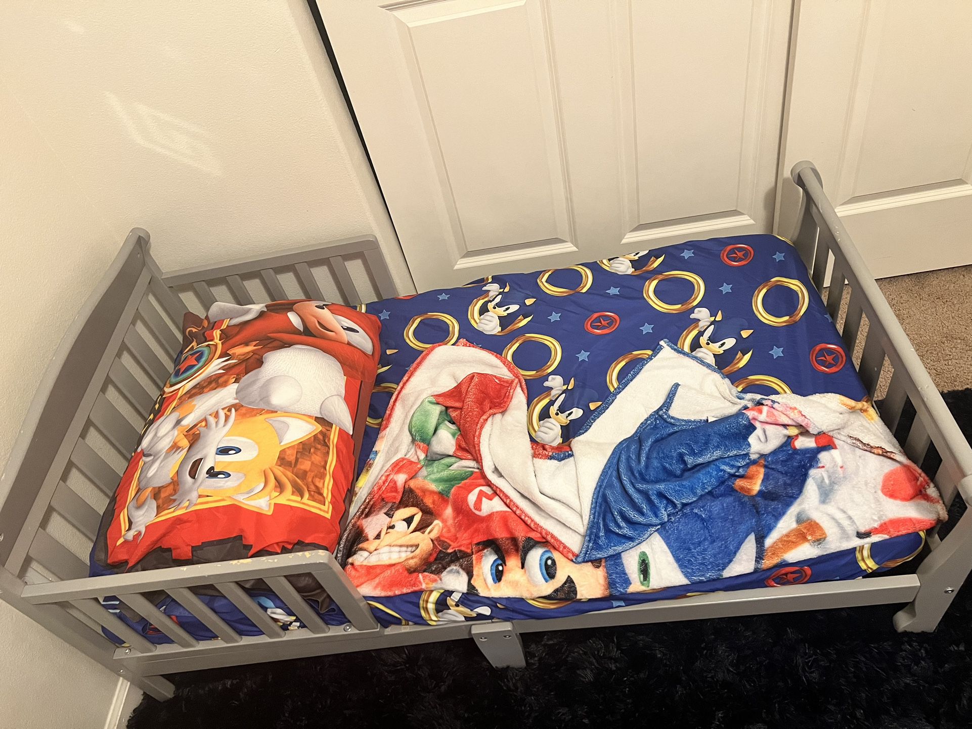 Toddler bed -good condition