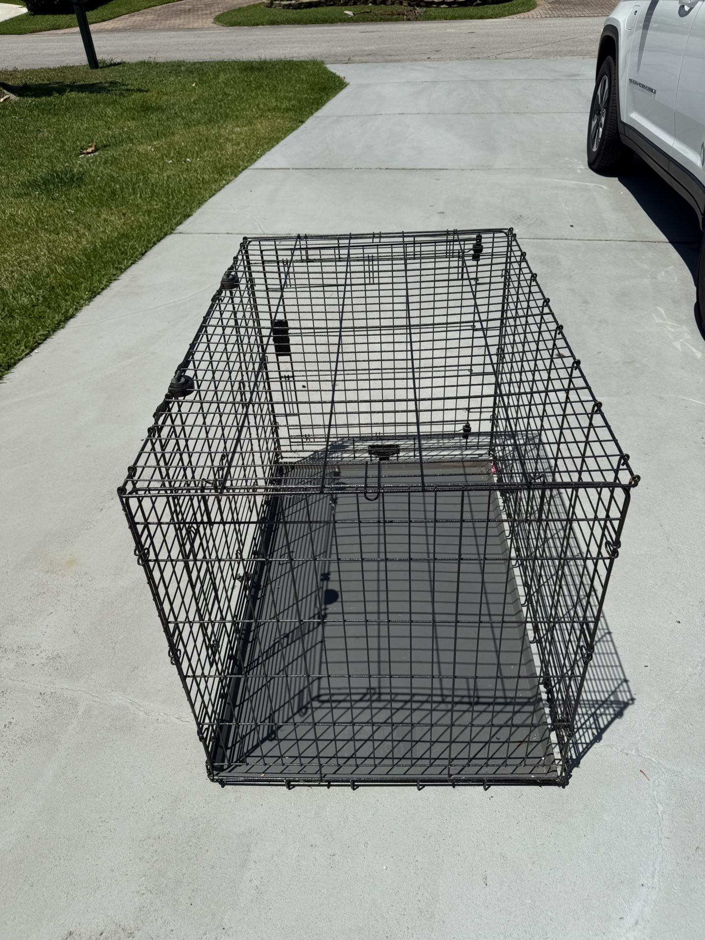 Large Collapsible Dog Kennel / Crate