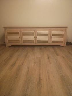 Dresser/tv stand