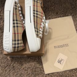 Burberry Shoes 