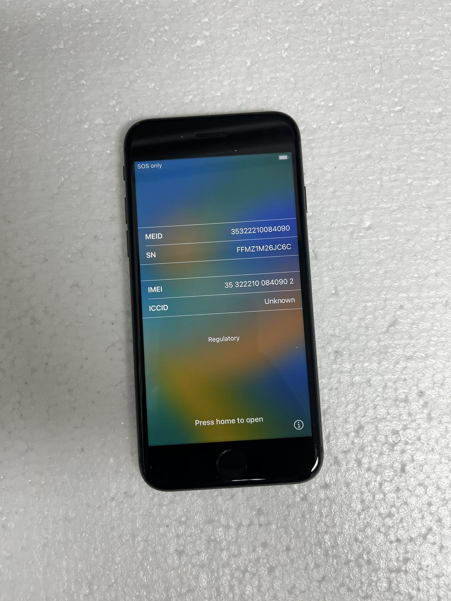 iPhone 8 Unlocked ( 64 GB )