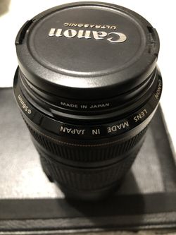 canon 70-300 IS telephoto lens made in japan with ET-65B hood