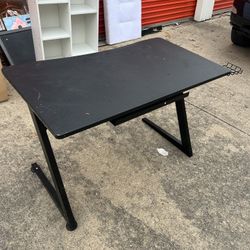 Gaming table 