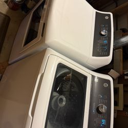 GE Washer and Dryer set (electric 110 & 220)