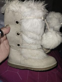 Girls Beige Boots Size 7...