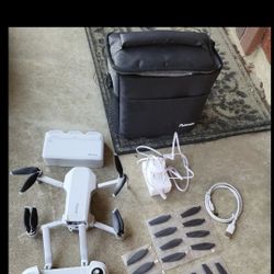  Potensic ATOM 3-Axis Gimbal GPS Drone Fly More Combo 4K