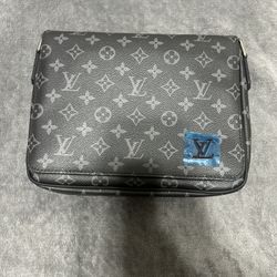 LOUIS VUITTON District PM Eclipse Monogram