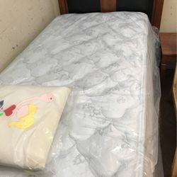 Twin Bed 