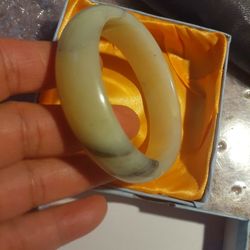 Absolutely Stunning Ladies Bracelet.