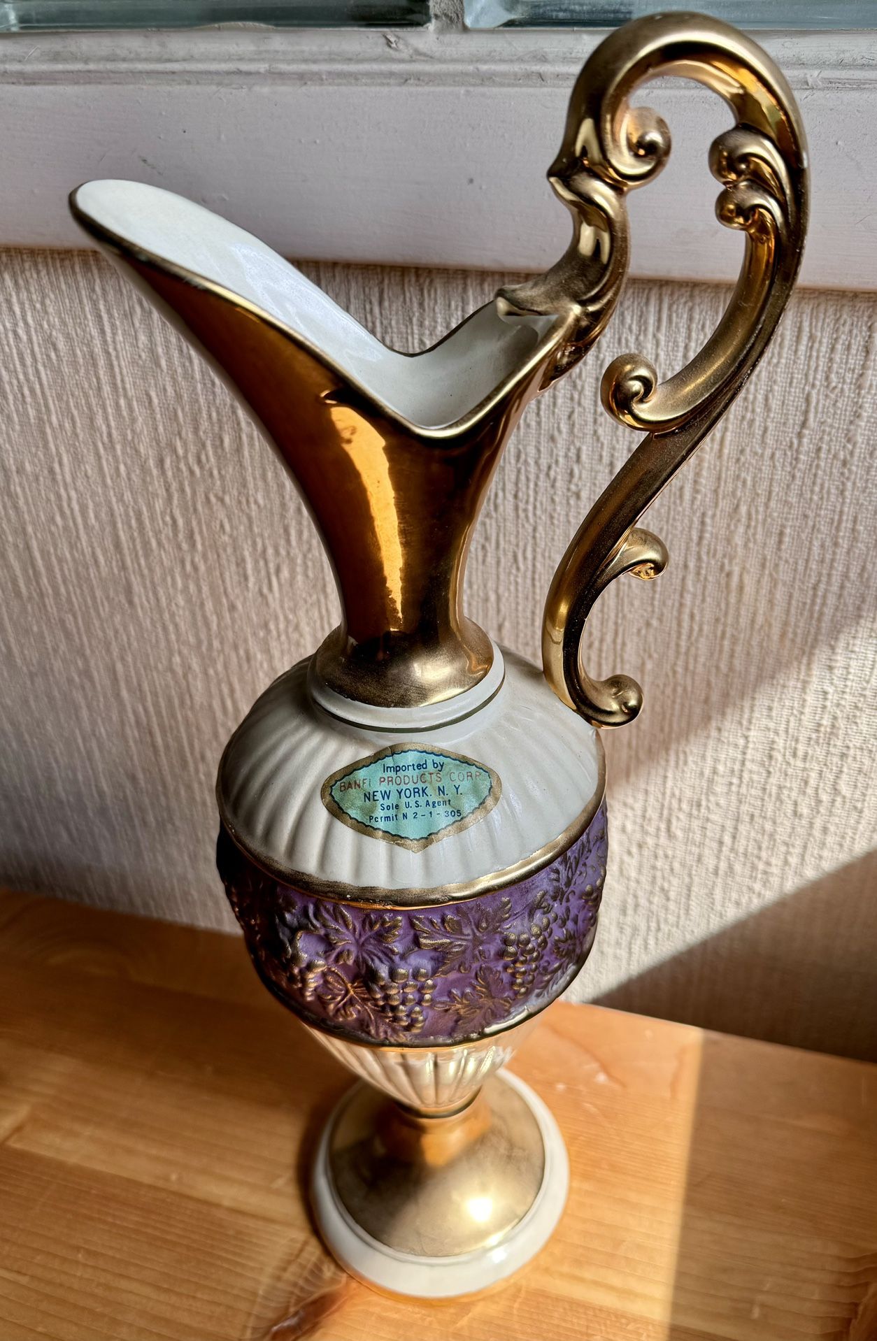 1968 22k gold Barsottini Casa Vinicola boccaccio Vino Rosso Pitcher