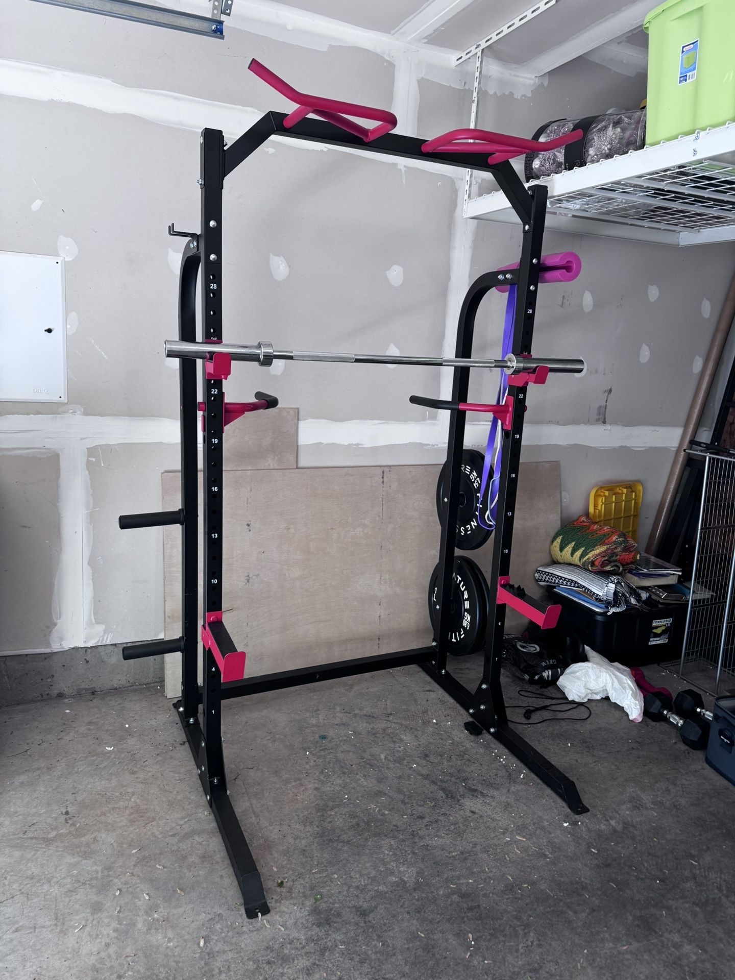 Squat Rack With Pull Up Bar And Dip Handles