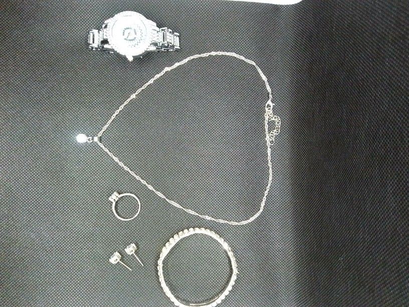 Women's Jewelry Set Fashion Watch Ring Necklace Earrings Bracelet Set
