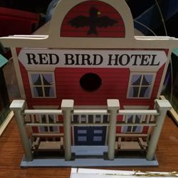 Red Bird Hotel Bird House 