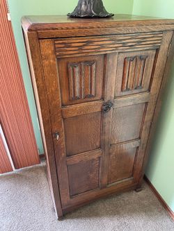 Antique bookcase/cabinet