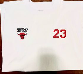 white chiacgo bulls shirt