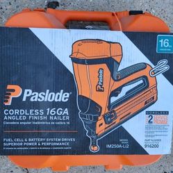 Paslode Lithium-Ion Battery 16-Gauge Angled Cordless Finished Air Tool Nailer
