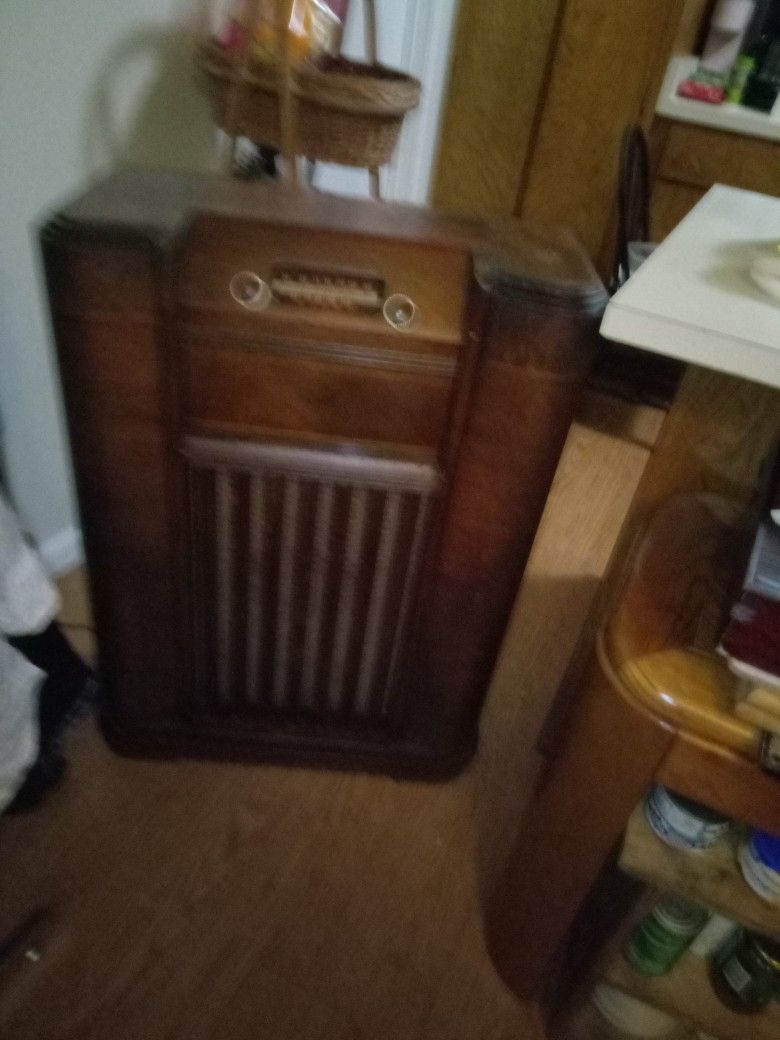 Antique Radio