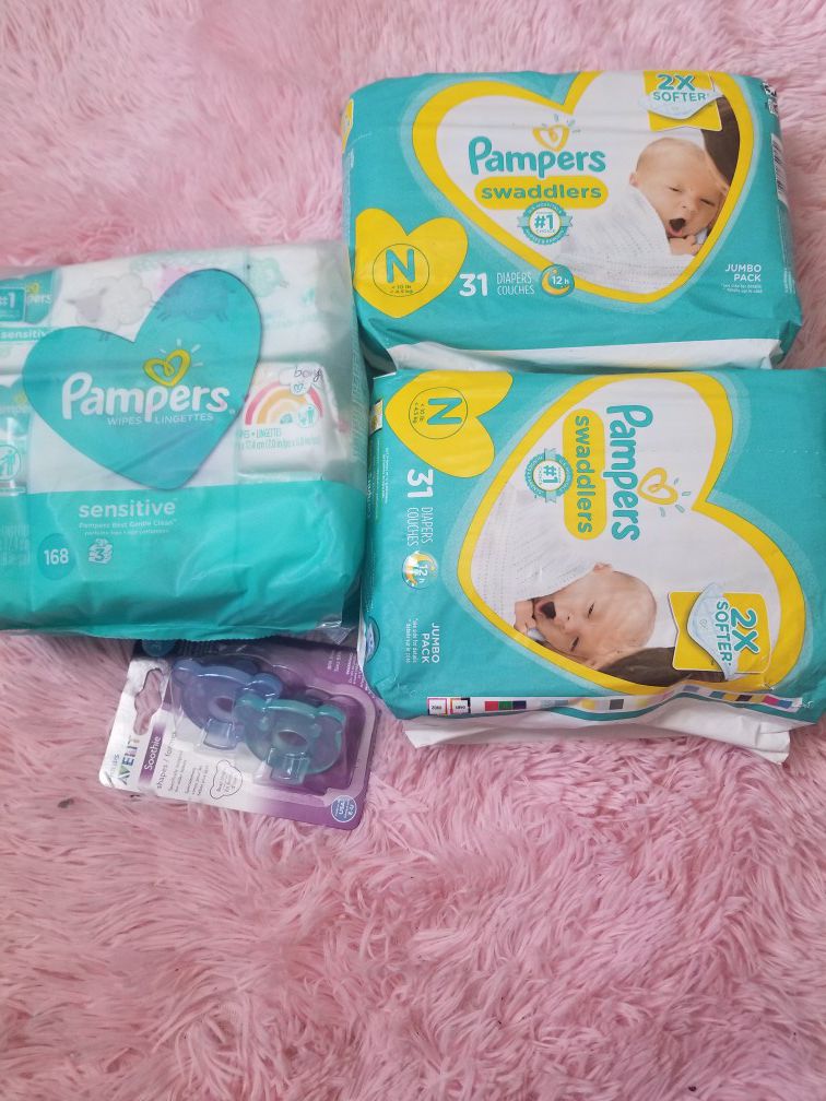 Pampers swaddlers (newborn) & Sensitive wipes (3 pack)