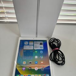 iPad 5th Gen 32gb For Sale- $120-Great Condition