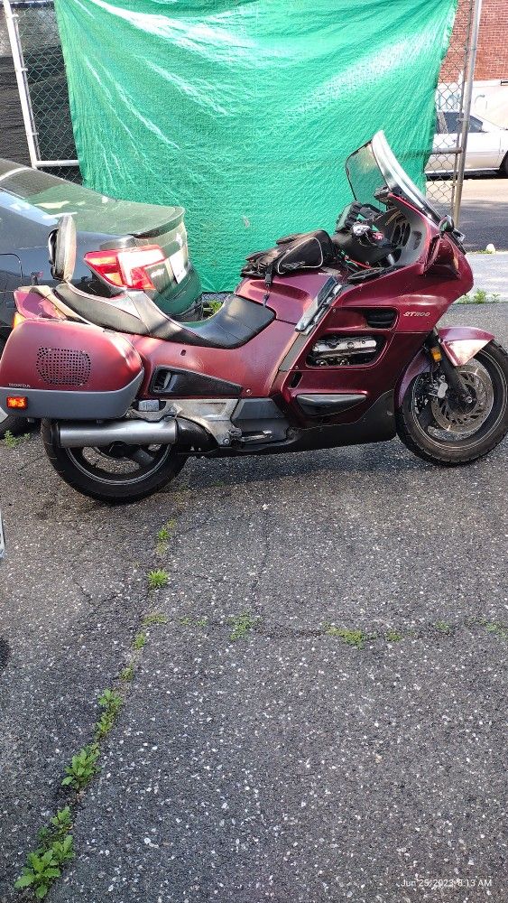 2000 Honda St1100  (Priced To Sell)