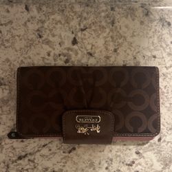 Coach Purse In Perfect Condition 