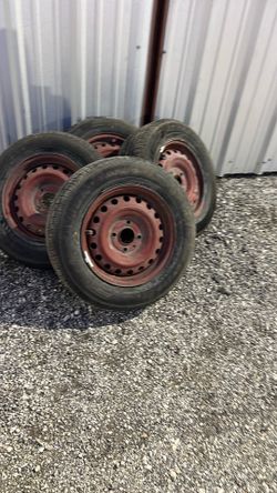 4 Used Tires 205/65R15