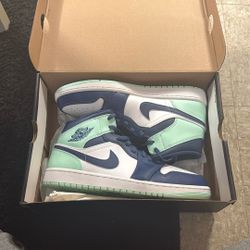 Air Jordan 1 Mid