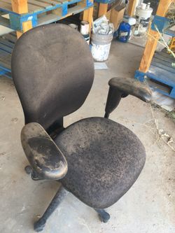 Office chair in good condition just dirty five dollars