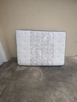 Free used mattress. Full size