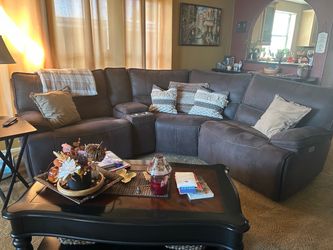 Double recliner couch with power reclining buttons