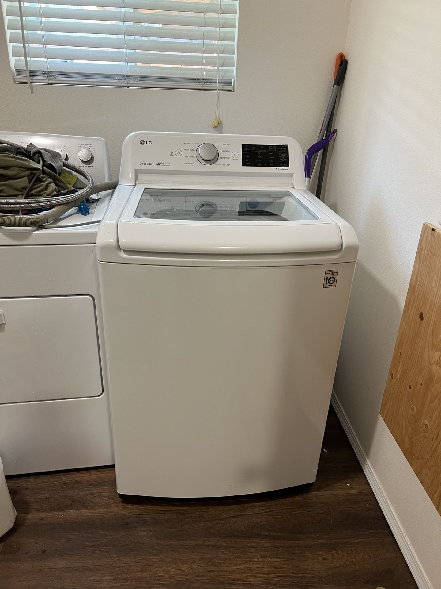 LG 4.5 cu. ft. Top load washer